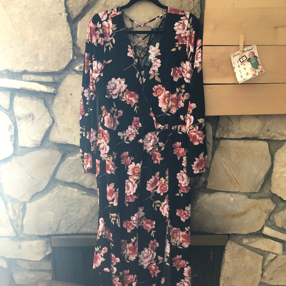 Forever 21 Plus Black Floral Maxi Dress